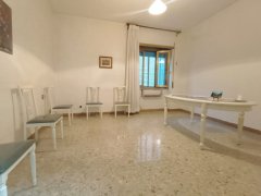 Large apartment located in the Resina area - 7