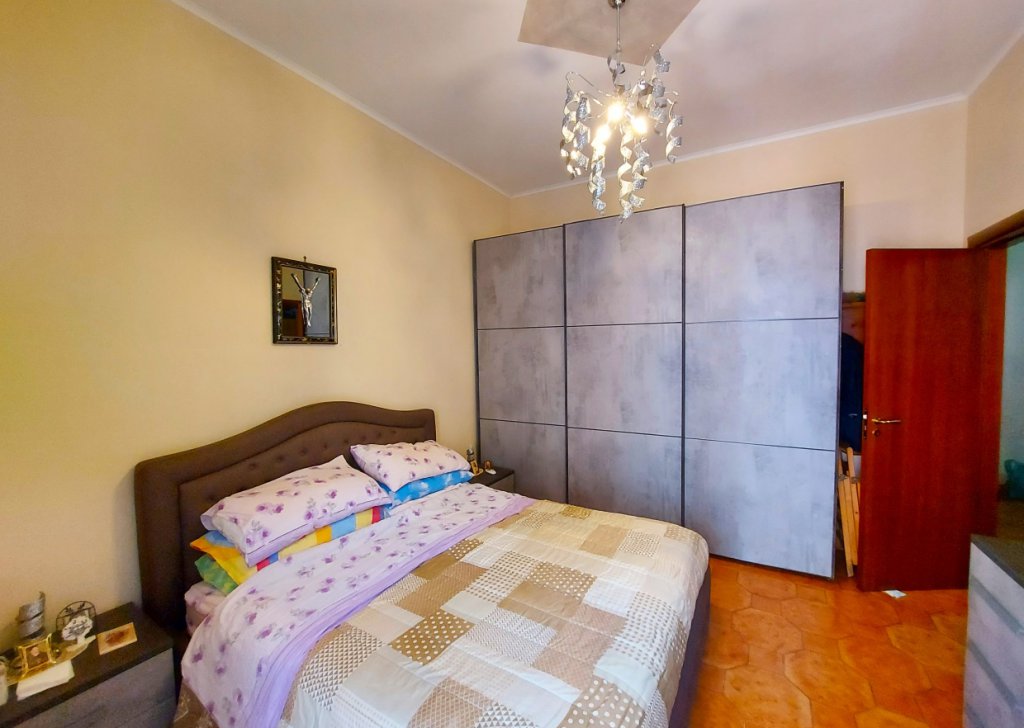 Vendita Appartamenti Napoli - Appartamento 3 camere con angolo cottura, box auto e cantina Località San Pietro a Patierno