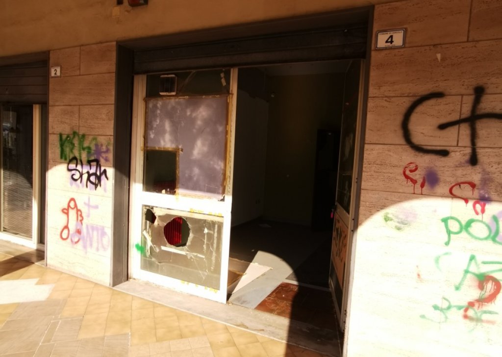 shop for rent , Cercola, locality Caravita