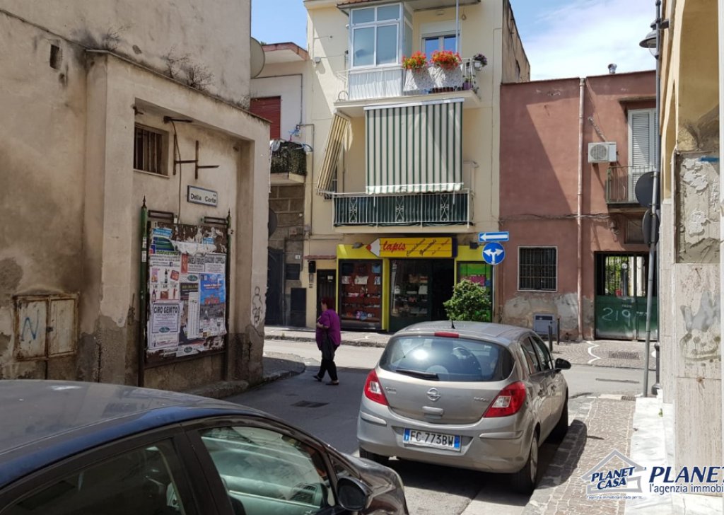 Rent shop Cercola - Commercial premises for rent in Caravita, shop for rent within walking distance of Volla Locality 