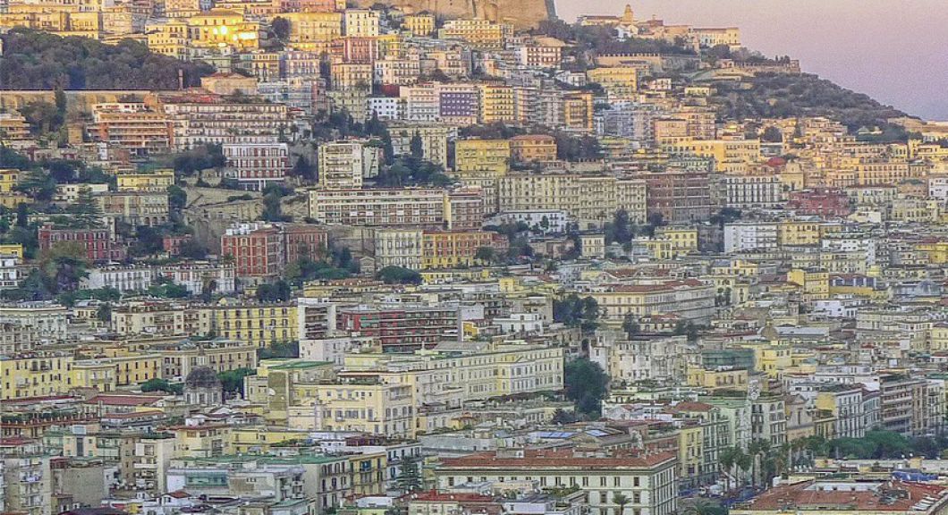 Esplorando il Fascino Storico del Vomero: Una Vista Panoramica sulla Storia di un Quartiere Napoletano Unico